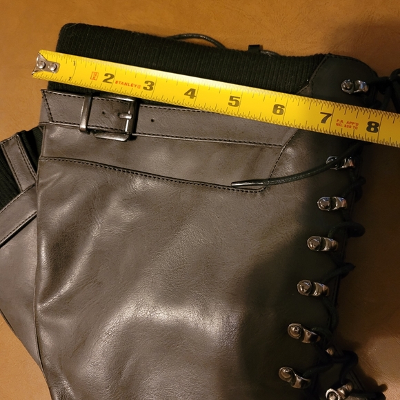 Knee High lave up boots from Torrid - Picture 4 of 6